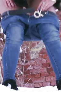 Lady Beautiful Dasha Takes A Leak Desperation