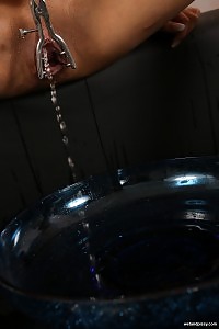 Francys Belle Toys Her Pussy During Piss Play